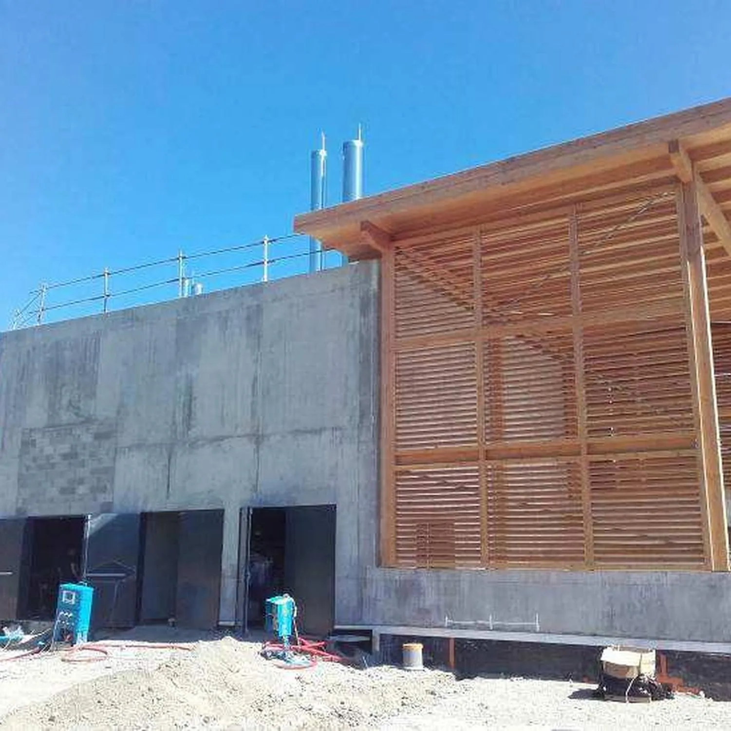 Batiment professionnel en cours de construction